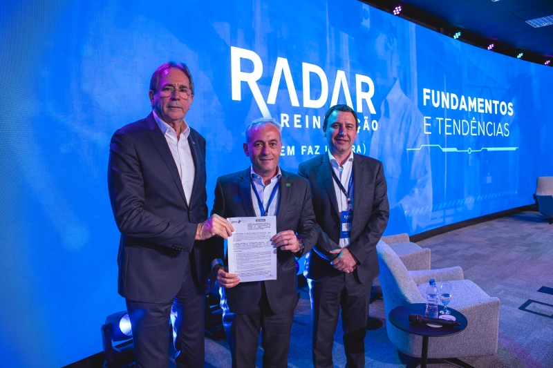 SENAI e BRDE assinam acordo de cooperação