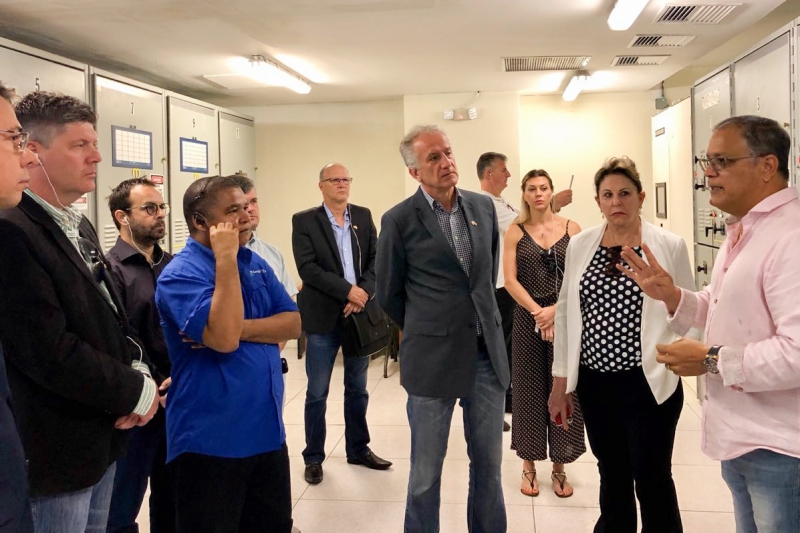 Comitiva durante visita técnica 