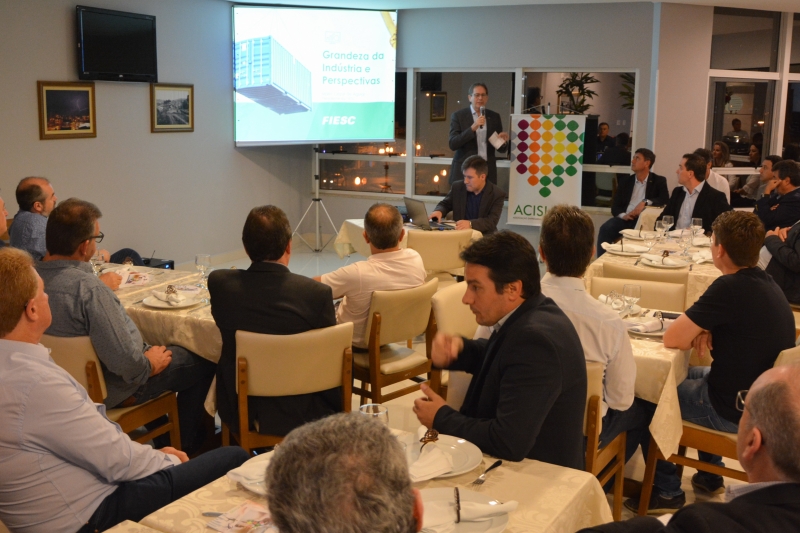 Diretoria da FIESC reuniu-se com lideranças na Associação Empresarial de São Lourenço (Acislo) (foto: MB Comunicação)