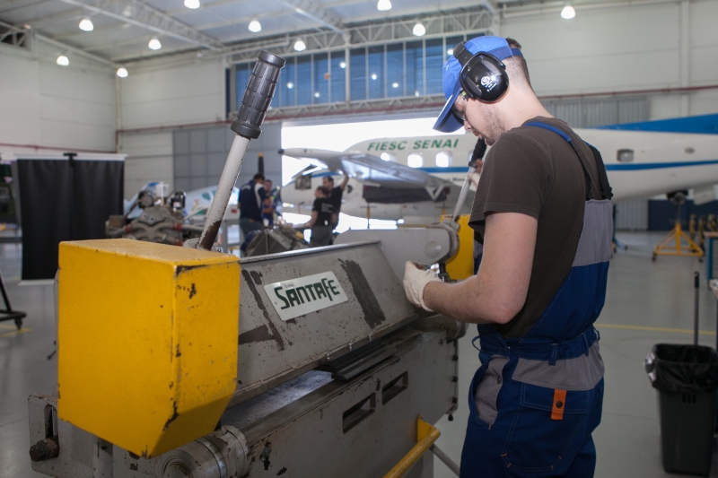 Alunos russos utilizaram estrutura do SENAI em Palhoça para se preparar para ao torneio internacional de educação profissional. Foto: Filipe Scotti