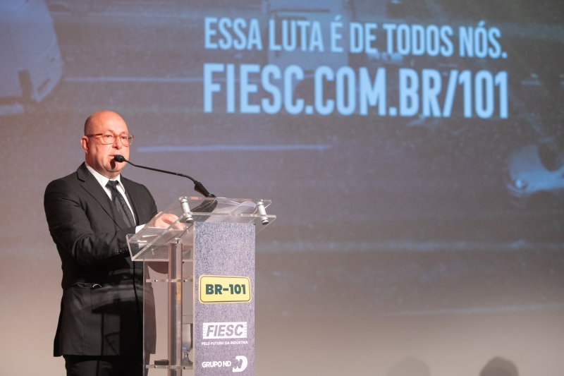 Petrelli destacou a importância do governo federal investir em Santa Catarina