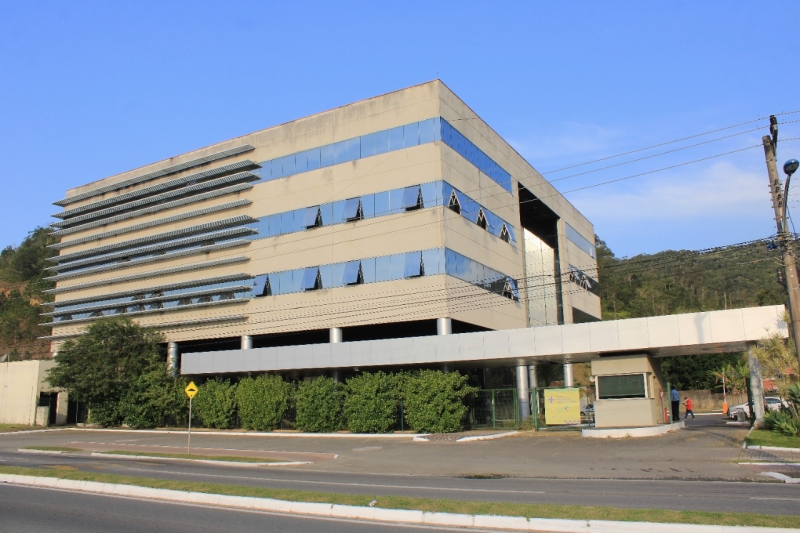 Estrutura de 6,9 mil m2 contará com 23 salas de aula, nove salas multifuncionais/laboratórios, biblioteca e duas quadras poliesportivas (foto Marcos Porto)