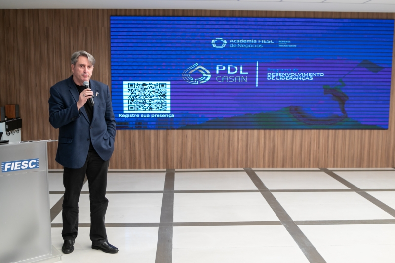 Presidente da Casan, Laudelino de Bastos e Silva, também participou do início das atividades da terceira turma. Foto: Filipe Scotti