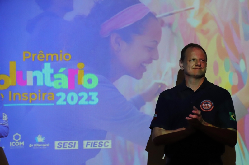 Claudiroger Rombaldi, professor do SESI em Jaraguá do Sul, venceu na categoria Colaborador FIESC. Foto: Lisandro de Almeida