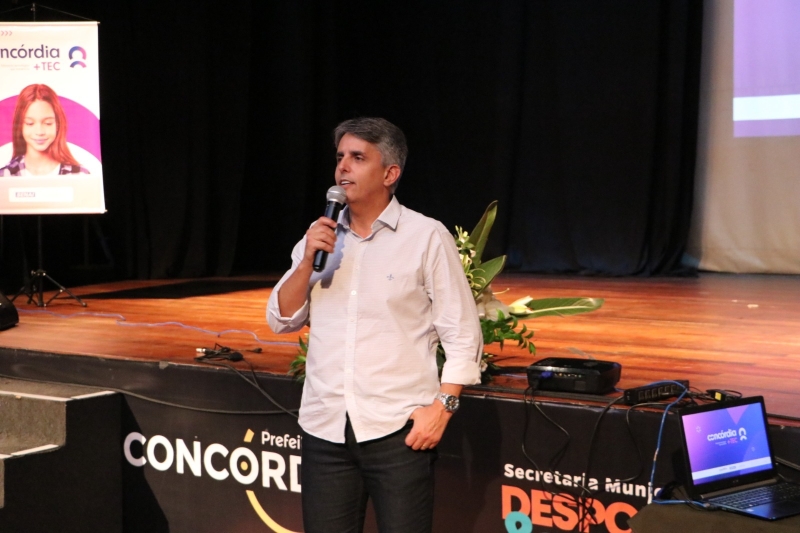 Prefeito Rogério Pacheco no lançamento do programa. Foto: Luiz Carlos Schaurich