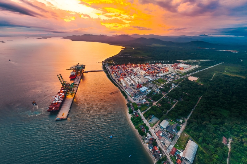 Embarques somaram US$ 6,952 bi de janeiro a julho, uma alta de 6,2% frente aos mesmos meses de 2024. (foto: Porto Itapoá/Divulgação)
